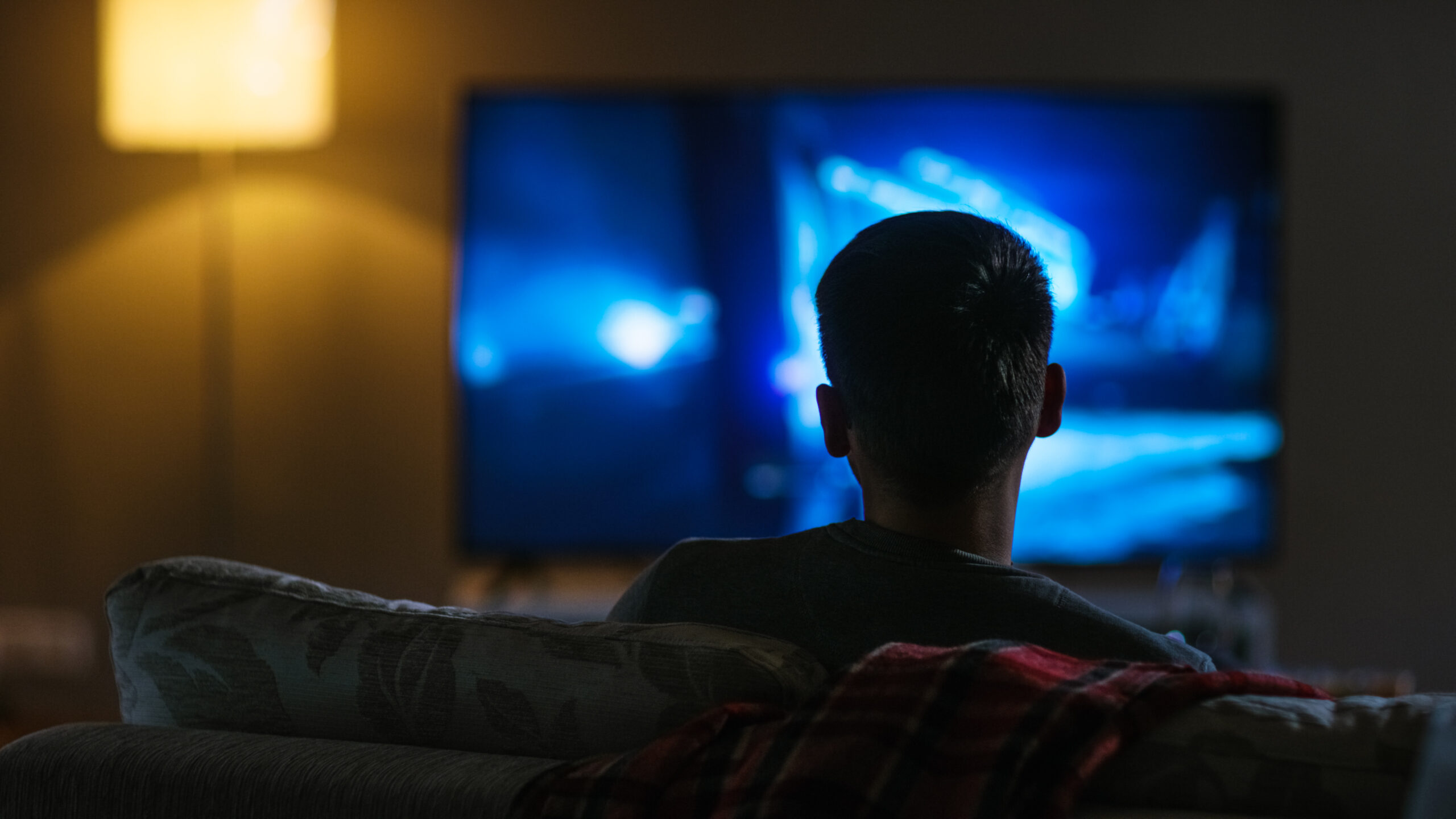 3-ways-to-keep-your-kids-safe-as-they-binge-watch-netflix-engage